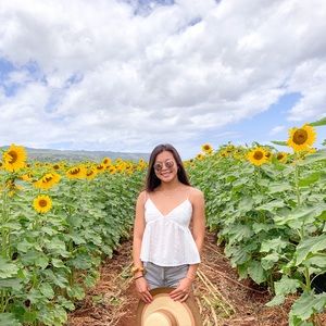 Meet your Posher, Lauren